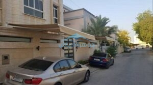 مظلات سيارات متحركة قابلة للطي