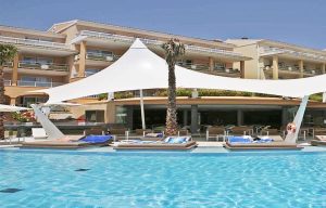 تركيب مظلات مسابح في الرياض