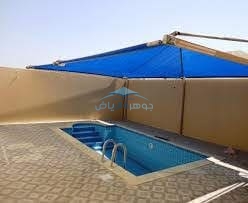مظلات متحركة للمسابح
