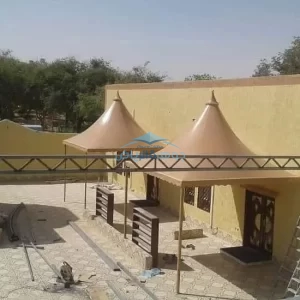 تركيب مظلات هرمية لمواقف السيارات بالرياض