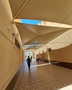 فني تركيب مظلات حي النرجس